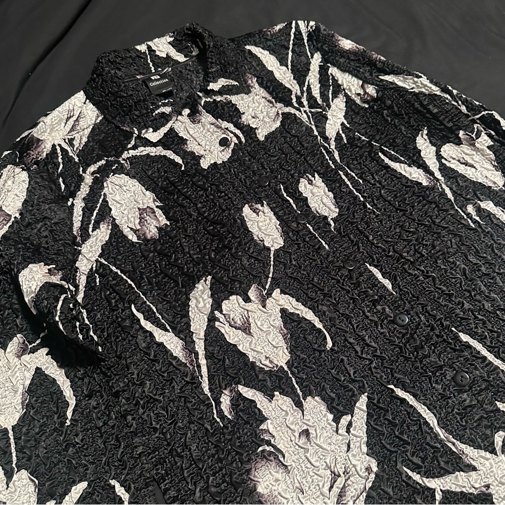 Black and White Floral Button Down Shirt - Picture 3 of 6